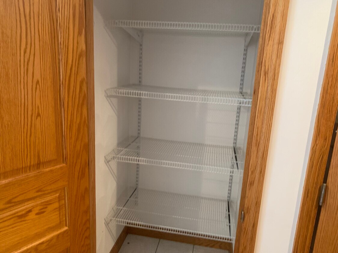 Plenty of food storage - 900 Allegheny Ave