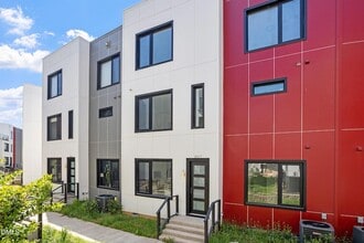 Building Photo - 2017 Jade St