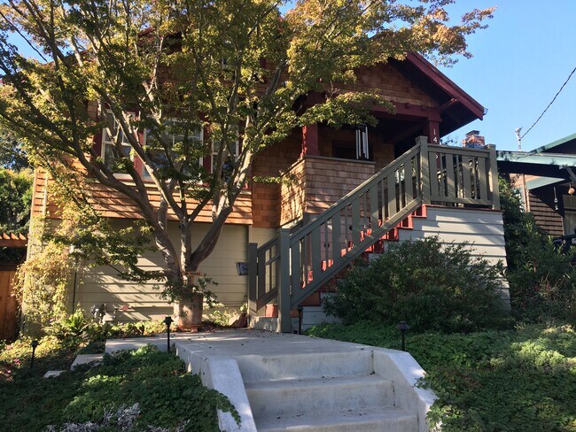 Foto del edificio - 1406 McGee Ave