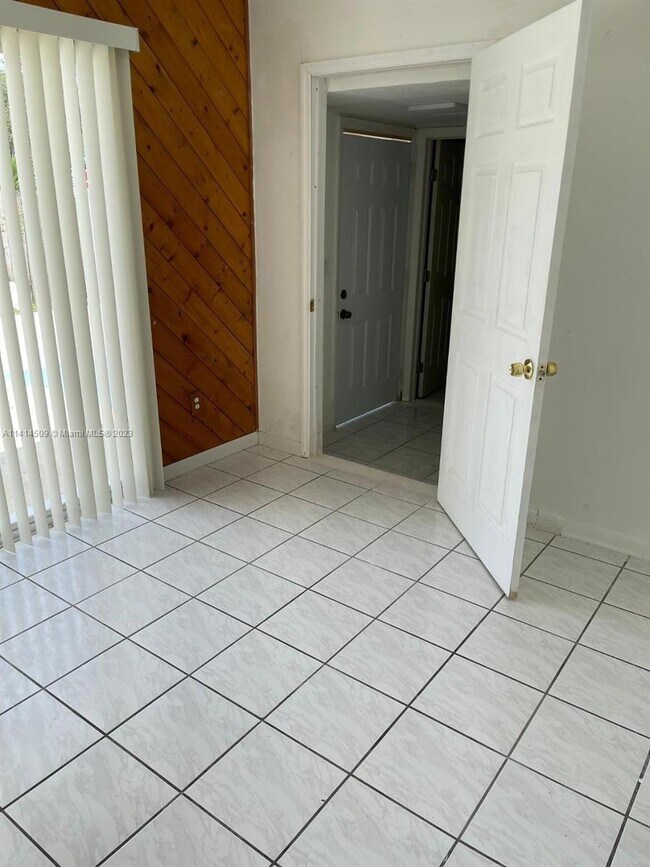 Foto del edificio - 19720 Lenaire Dr