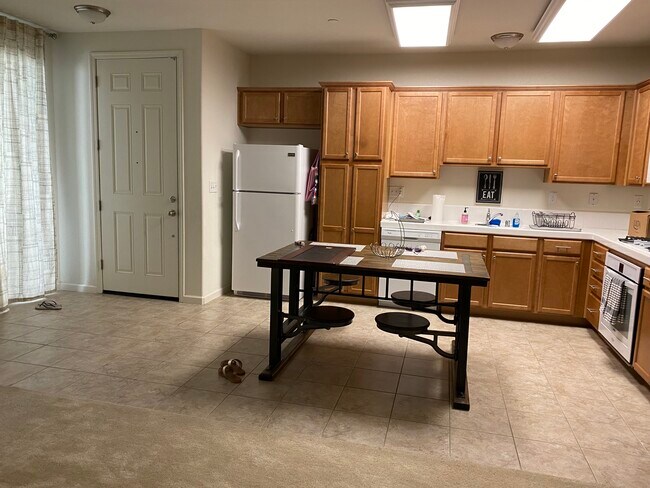Open floor plan - 4728 Norris Canyon Rd