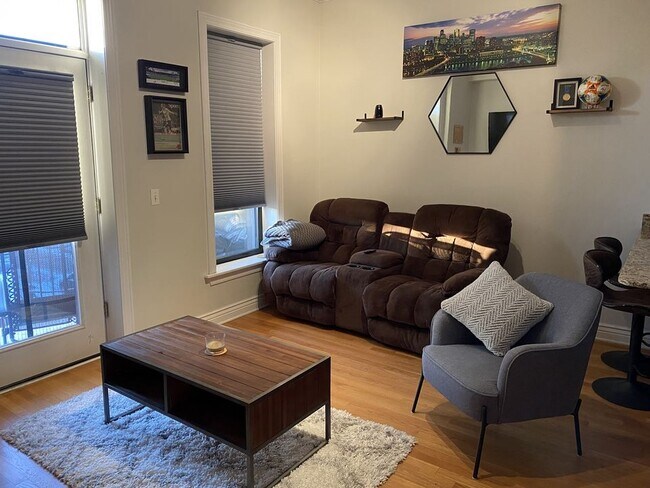 Foto del edificio - 2220 N Sedgwick St