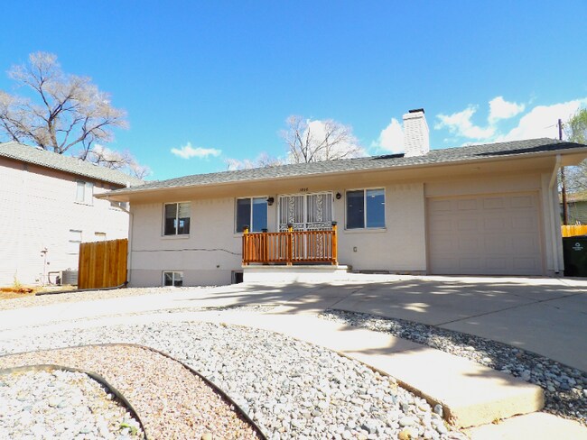 Foto del edificio - 1806 Koshare St