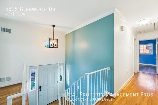 Building Photo - 5635 Glenwood Dr