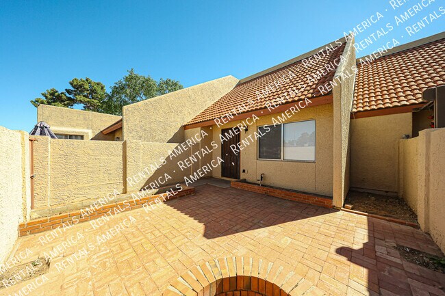 Building Photo - 4120 W Calavar Rd