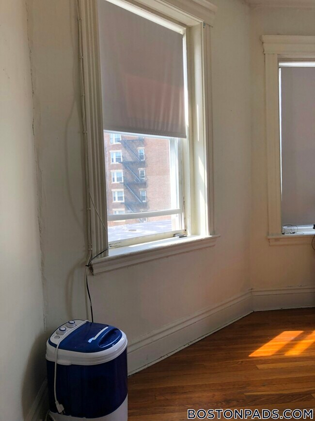 Building Photo - 1350 Commonwealth Ave