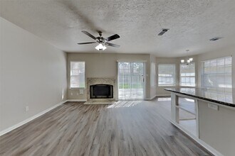Building Photo - 8306 Lake Crystal Dr