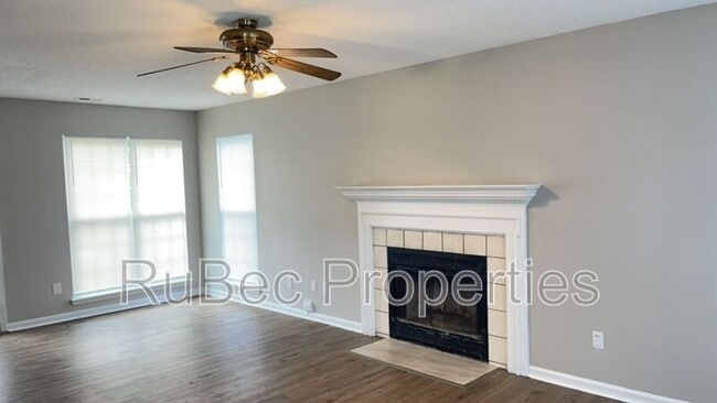 Building Photo - 8227 Vermilion Dr