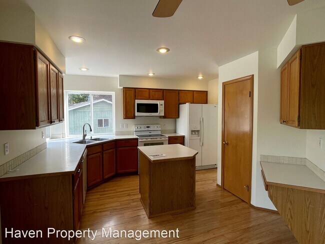 Building Photo - 4 br, 2.5 bath House - 31414 117th Pl SE