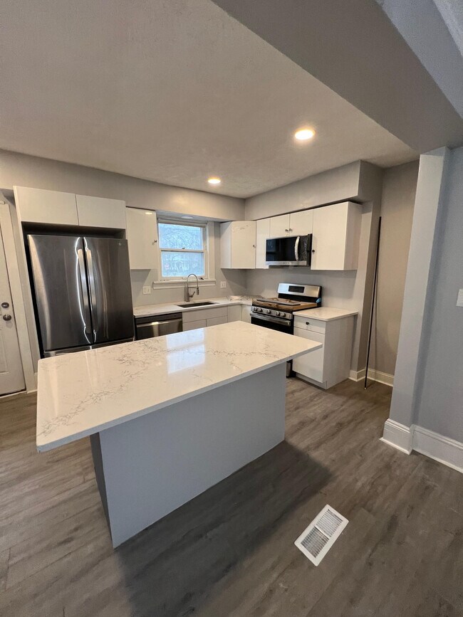 Building Photo - 3332 Cedarbrook Rd