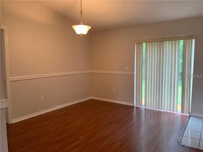 Building Photo - 638 Raven Ct