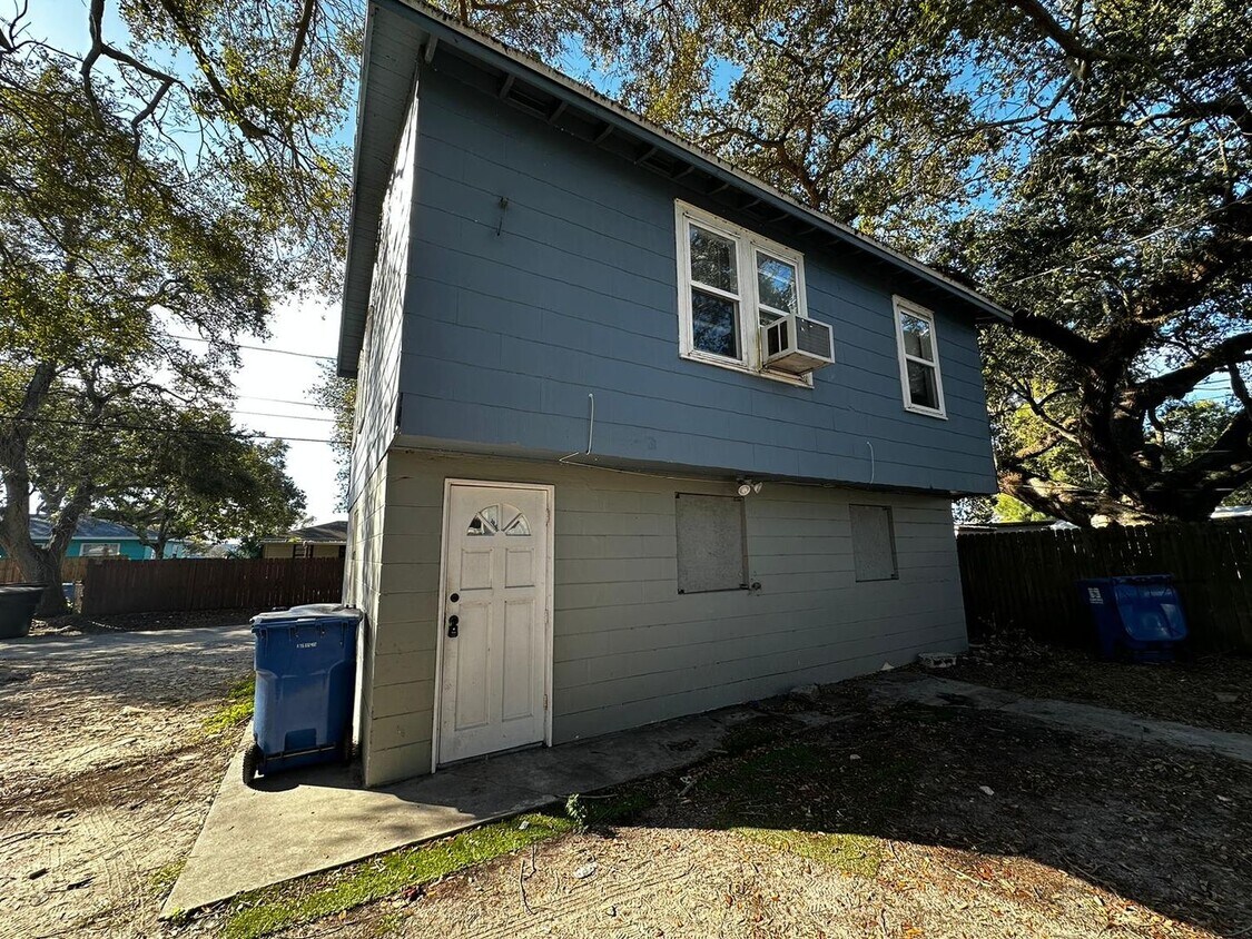 Foto principal - 3060 21st Ave S