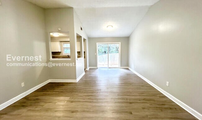 Foto del edificio - 2431 Corner Shoals Dr