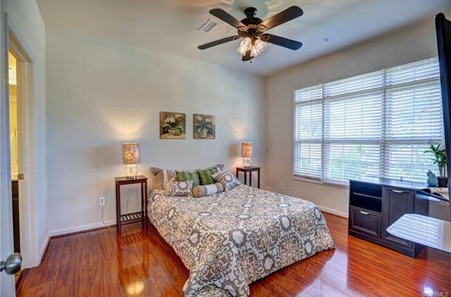 Foto del edificio - 10951 Parkshire Ln