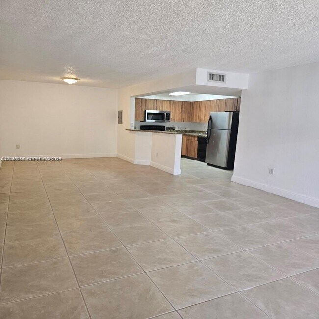 Foto del edificio - 4810 NW 79th Ave