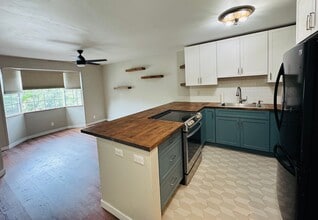Building Photo - 44-108-108 Ikeanani Dr