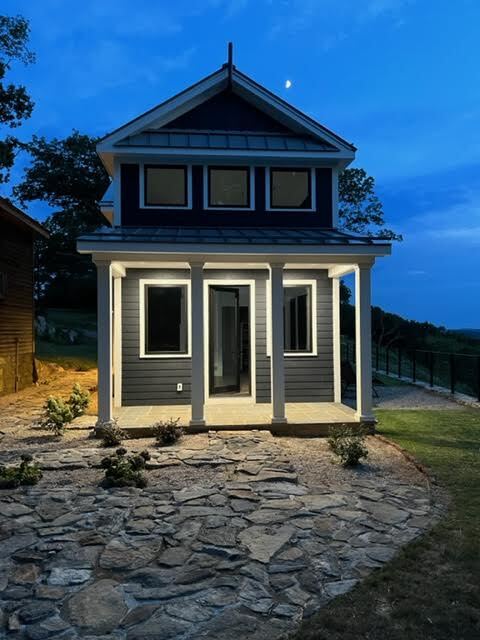 Front - 401 Woodmont Rd