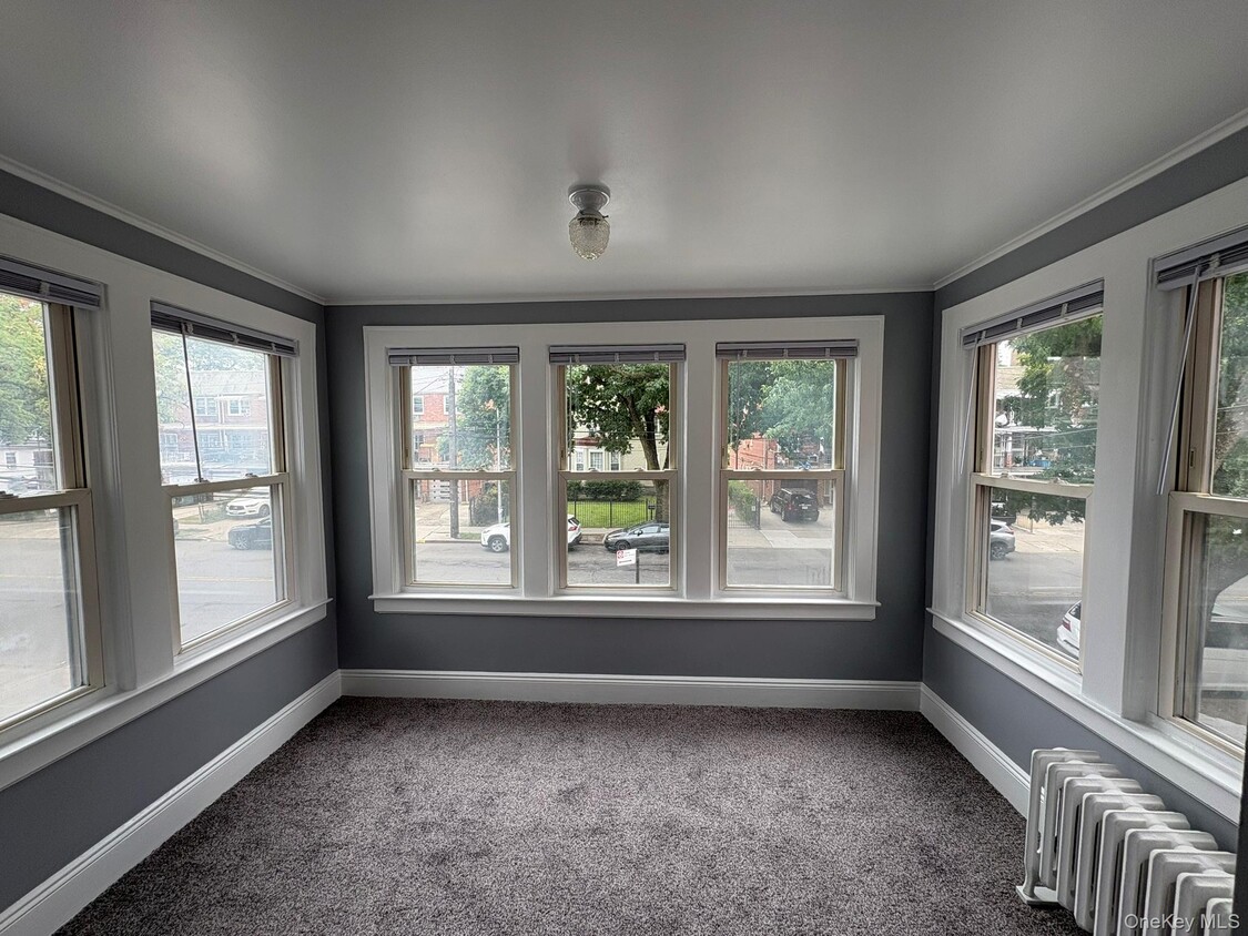 Foto principal - 147-35 41st Ave