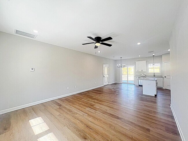 Photo - 5 N 6th St House