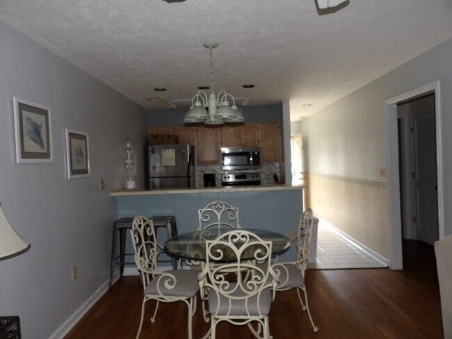 Foto del edificio - 4266 Pinehurst Cir