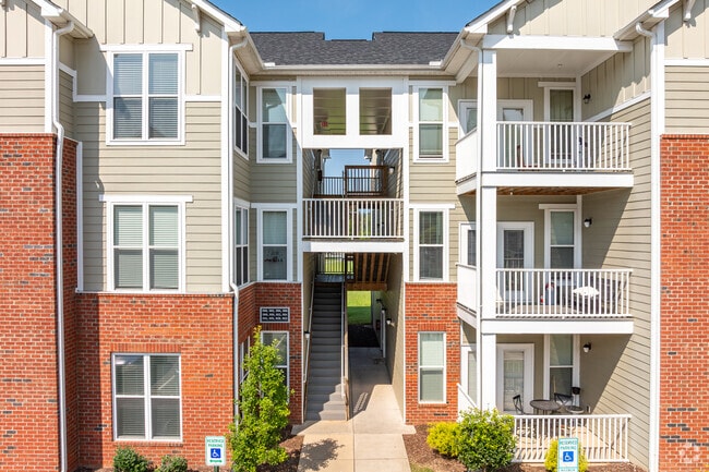 Building Photo - Reserve at Regents Center