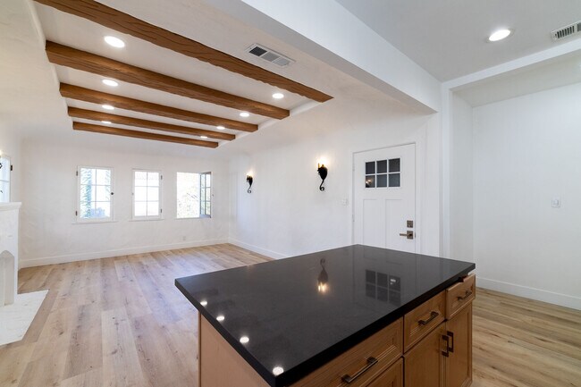 Foto del edificio - 6218 Orange St