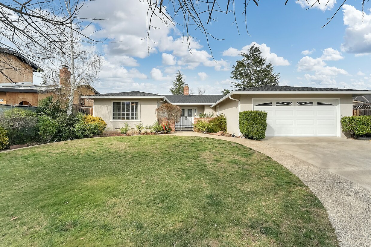 Foto principal - 6059 Burchell Ave