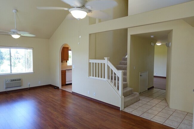 Building Photo - 4 Bed, 2.5 Bath Executive House in Waikele...