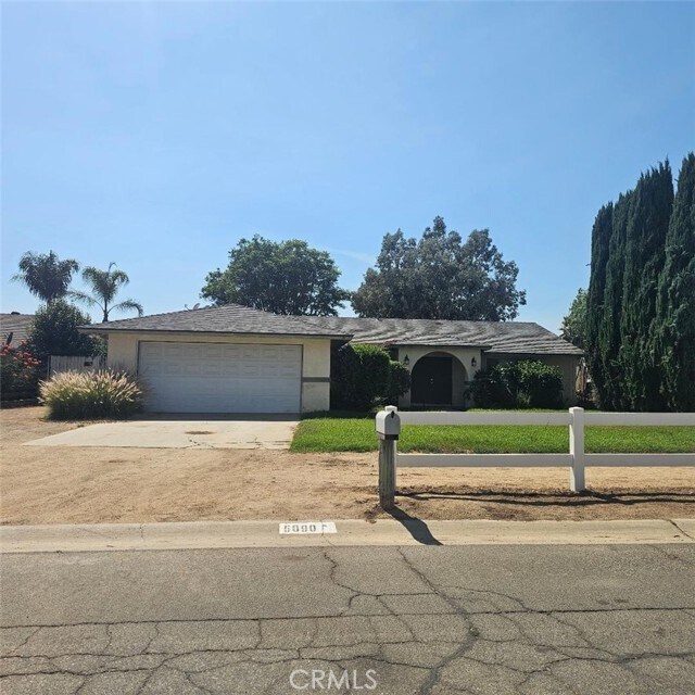 Foto principal - 5090 Viceroy Ave