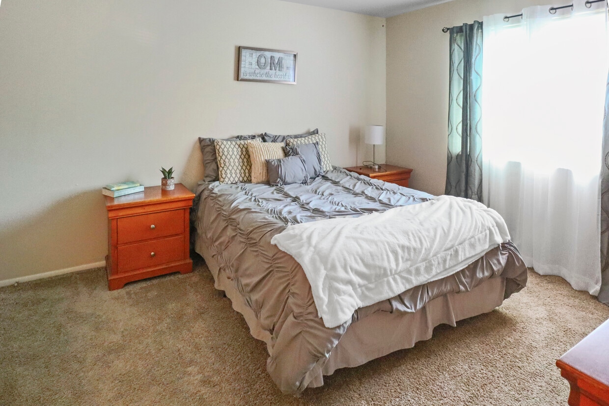 Primary Photo - Ravine Woods Apartments