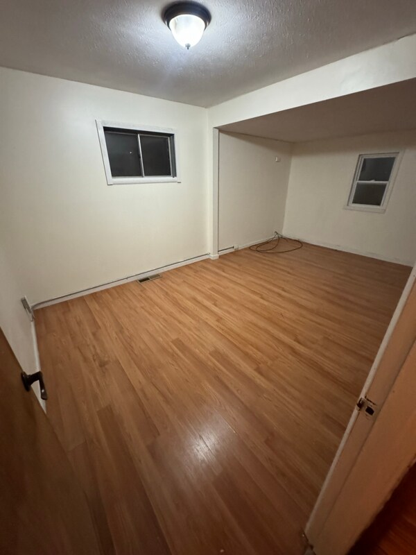 Foto del edificio - 4737 E 174th St