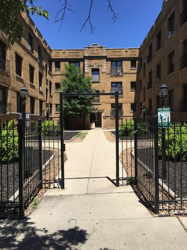 726 W Roscoe St Unit NGD, Chicago, IL 60657 Condo for Rent in Chicago