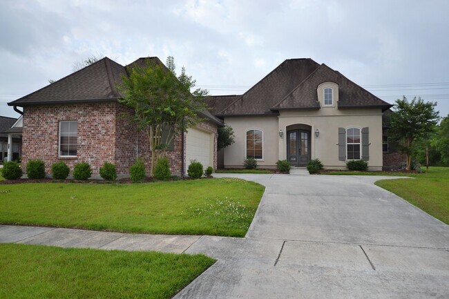Foto del edificio - Beautiful 4 Bedroom Estate in the Pointe S...