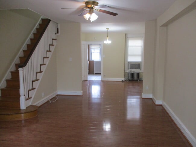 Building Photo - 4153 Stirling St