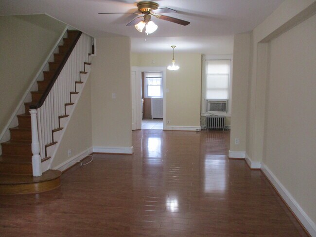Foto del edificio - 4153 Stirling St