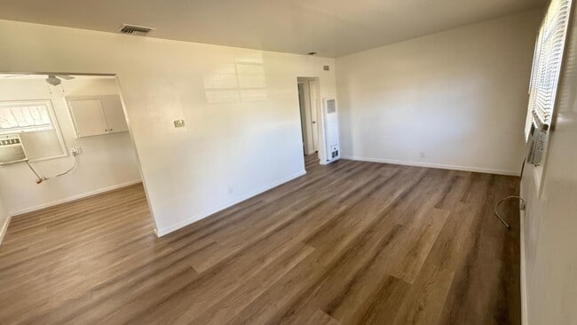 Foto del edificio - 5531 Welland Ave