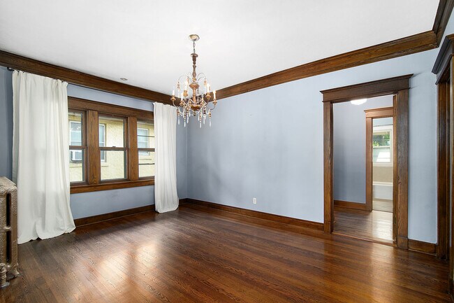 Building Photo - 326 S Scoville Ave
