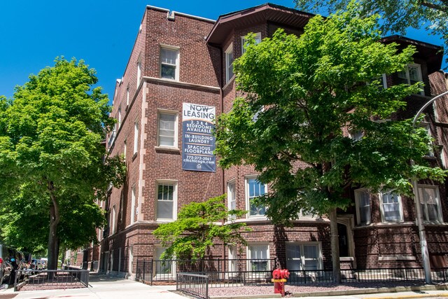 Foto principal - 3507 N Pine Grove Ave