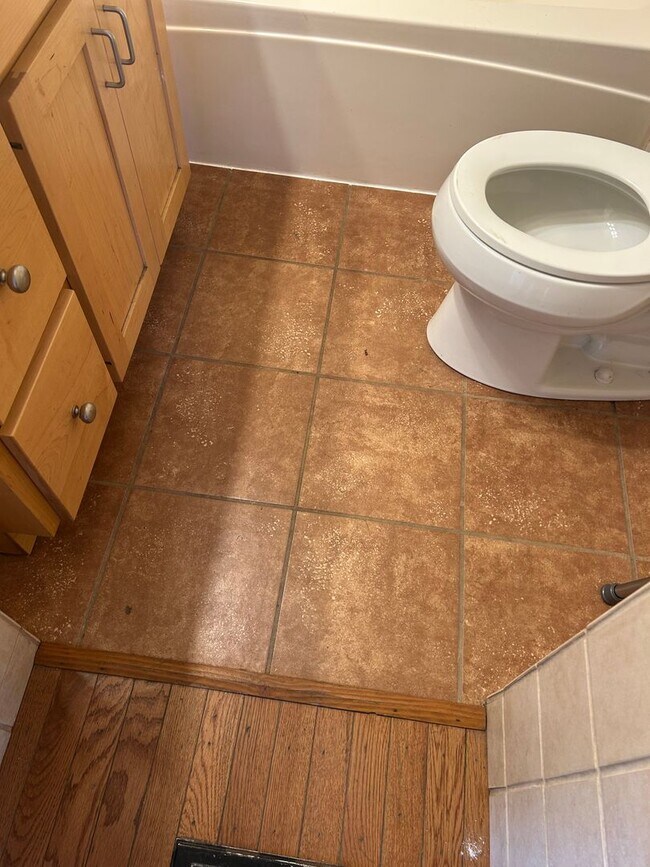 Foto del edificio - AVAILABLE NOW!!!  Beautiful 3 bedroom bric...