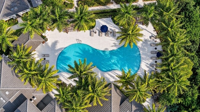 Building Photo - The Hamptons at Palm Beach Gardens Apartments