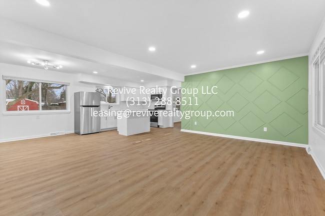 Building Photo - 5337 Botsford Ave