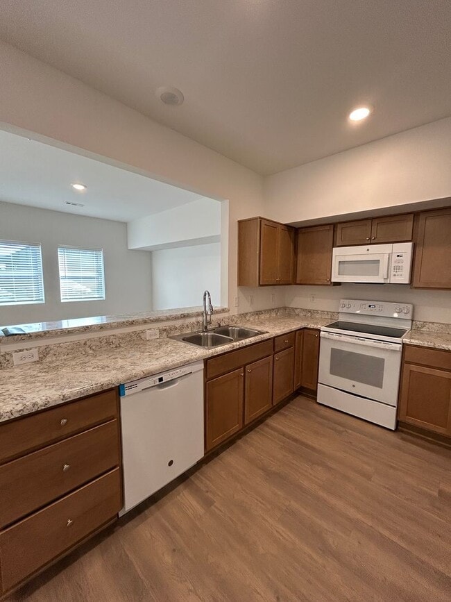 Foto del edificio - Modern New-Build Townhome with 3 Bedrooms, 2.5 Baths & 2-Car Garage