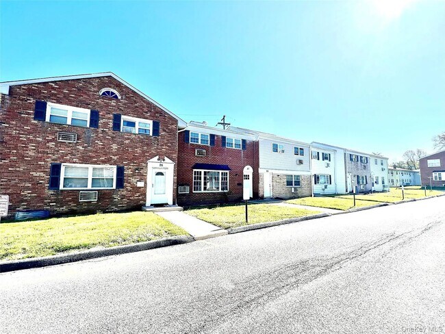 Foto del edificio - 27 Lexington Ln