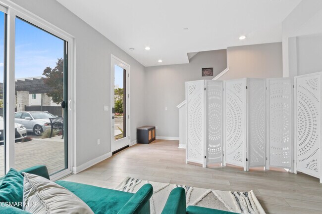 Building Photo - 2059 Rosecrans Ave