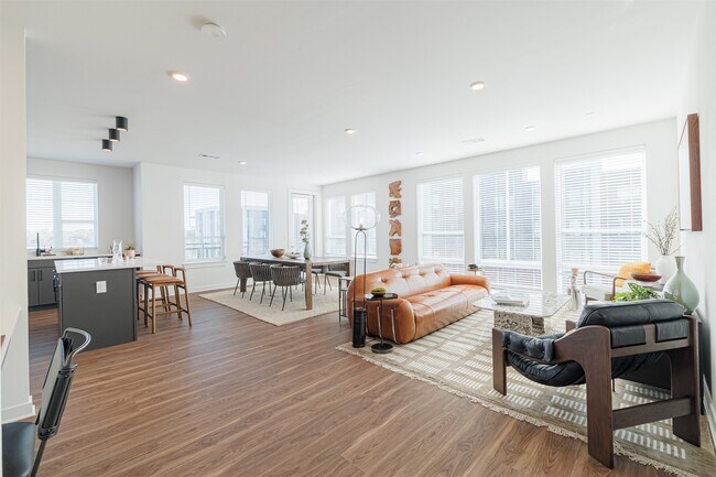 Foto del edificio - 10505 Deerwood Rd