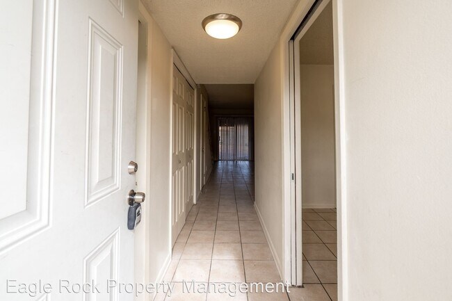 Building Photo - 3 br, 2 bath House - 2120 Fendley  Drive