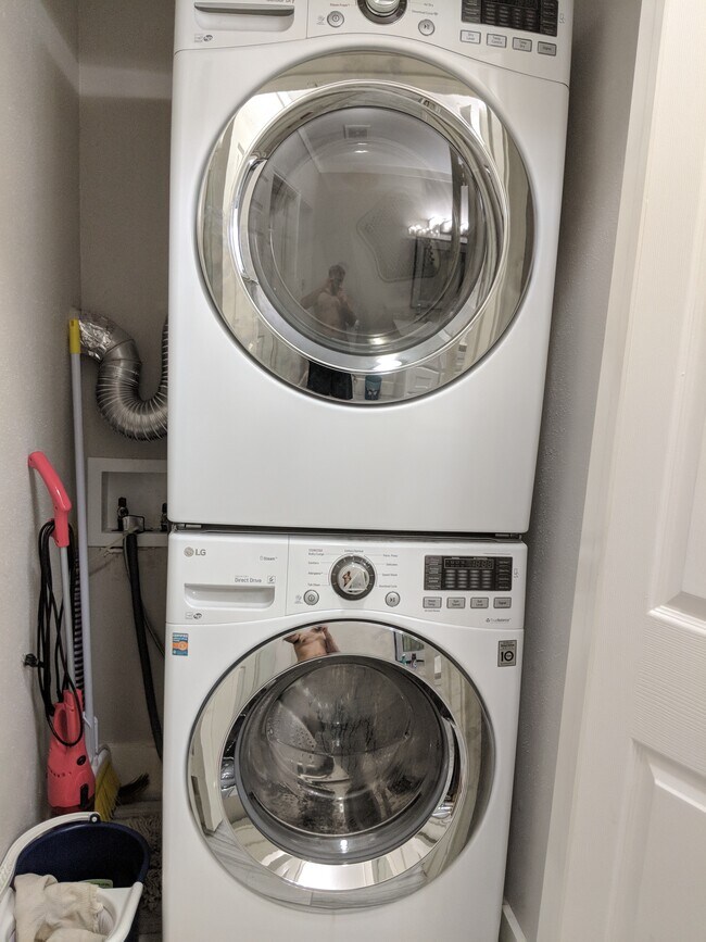 Built in washer/dryer - 1330 Old Spanish Trl