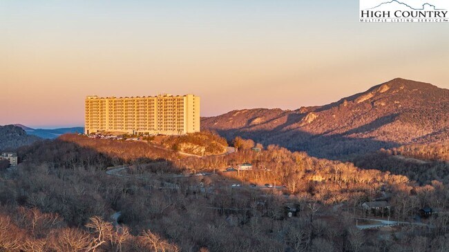 Foto del edificio - 303 Sugar Top Dr