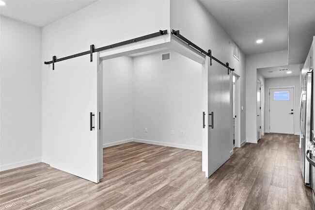 Foto del edificio - 4004 Banister Ln