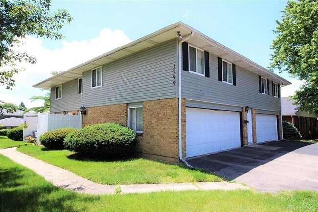 Building Photo - 1299 Hilltop Cir